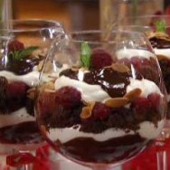 Copa de brownie y frambuesa