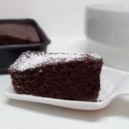 Bizcocho de chocolate, almendras y leche de coco