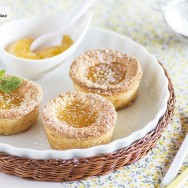 Financiers con lemon curd