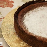 Tarta tibia de chocolate negro y mascarpone.