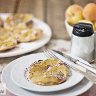artaletas caramelizadas de albaricoques al cacao