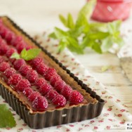 Tarta crujiente de mascarpone y frambuesas.